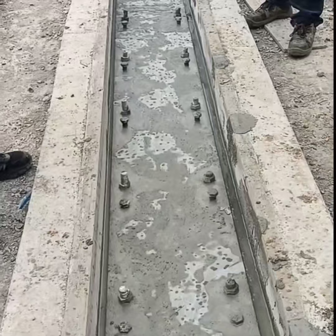 通渭港口码头起重机龙门吊重型机械设备稳固用早强快凝轨道胶泥